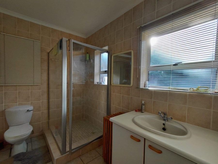 4 Bedroom Property for Sale in Wavecrest Eastern Cape